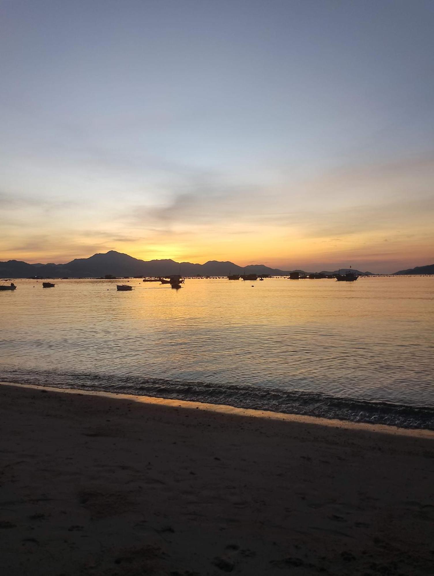 金兰市 The Sunrise Anh Tu酒店 外观 照片