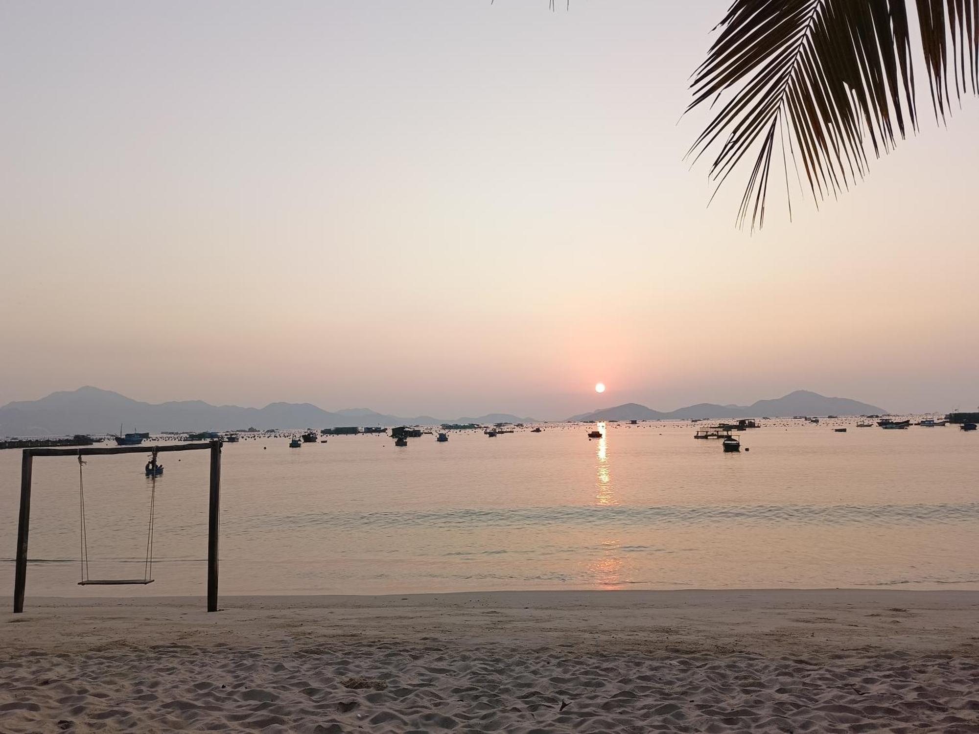 金兰市 The Sunrise Anh Tu酒店 外观 照片